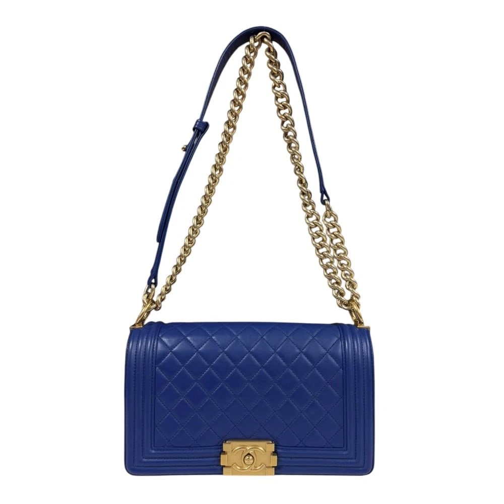 CHANEL SHOULDER BAG LEATHER CHAIN BOY CHANEL: CHANEL Shoulder Bag leather Chain Boy chanel Brand: CHANEL Type: Shoulder Bag Material/Exterior Material: leather Color/Exterior Color: blue Size: W9.8 x H5.9 x D3.1inch Shoulder:26.0inch 