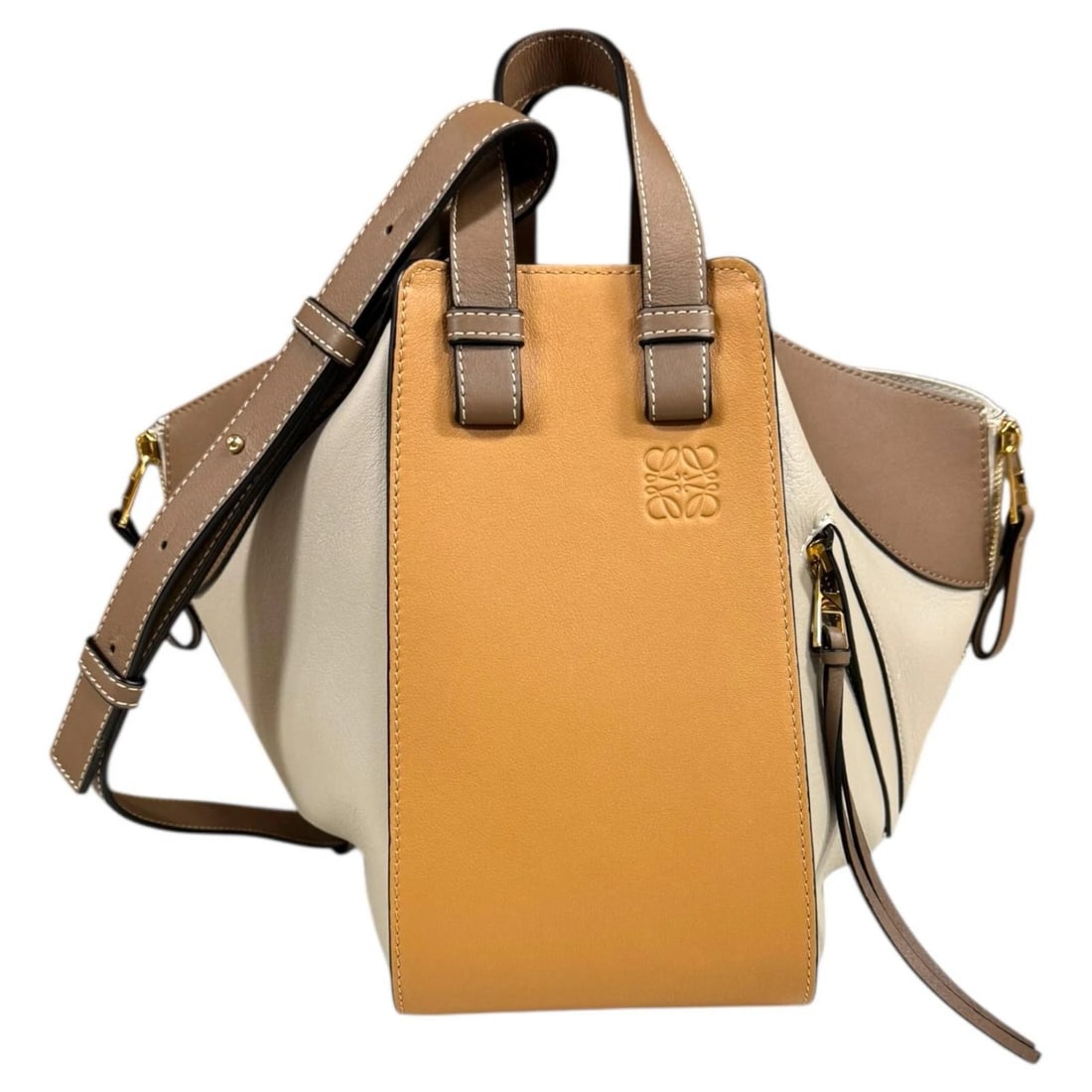 LOEWE SHOULDER BAG CALFSKIN: LOEWE Shoulder Bag Calfskin Brand: LOEWE Type: Shoulder Bag Material/Exterior Material: Calfskin Color/Exterior Color: beige / Brown Size: W5.3 x H9.6 x D11.0inch Handle:10.6inch