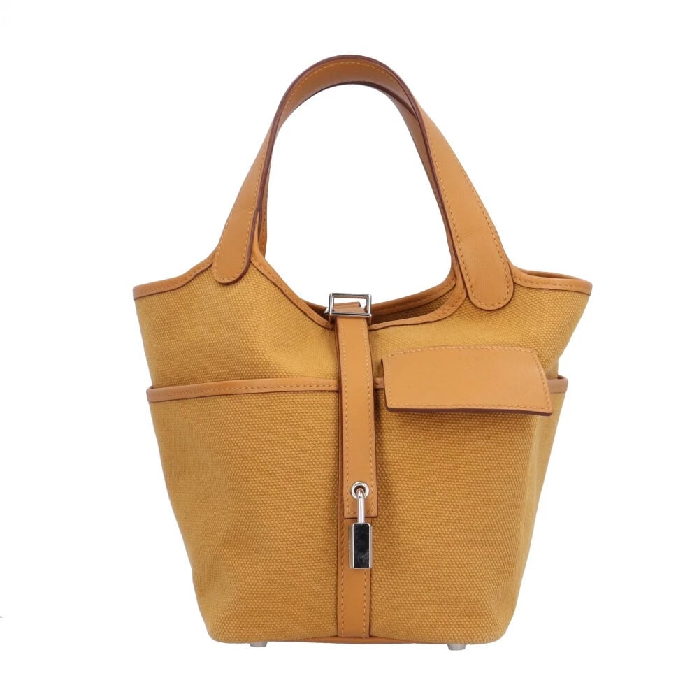 HERMES HANDBAG VAUX SWIFT TOWARGO ERAN: HERMES Handbag Vaux Swift Towargo eran Brand: HERMES Type: Handbag Material/Exterior Material: Vaux Swift Color/Exterior Color: beige / Sesame x Dessert Size: W7.1 x H7.5 x D5.1inch