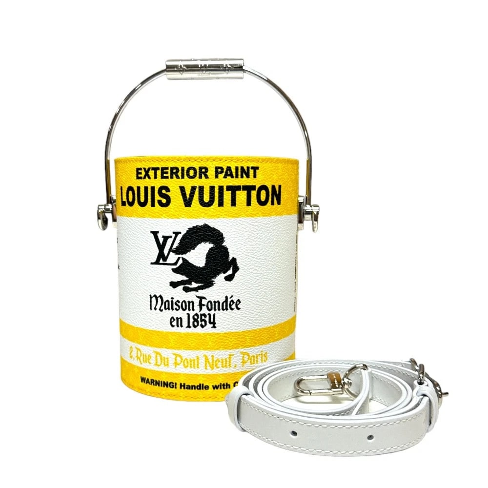 LOUIS VUITTON SHOULDER BAG MONOGRAM: LOUIS VUITTON Shoulder Bag Monogram Brand: LOUIS VUITTON Type: Shoulder Bag Material/Exterior Material: Monogram canvas Color/Exterior Color: yellow / white Size: W5.1 x H6.3 x D4.9inch Handle:11.