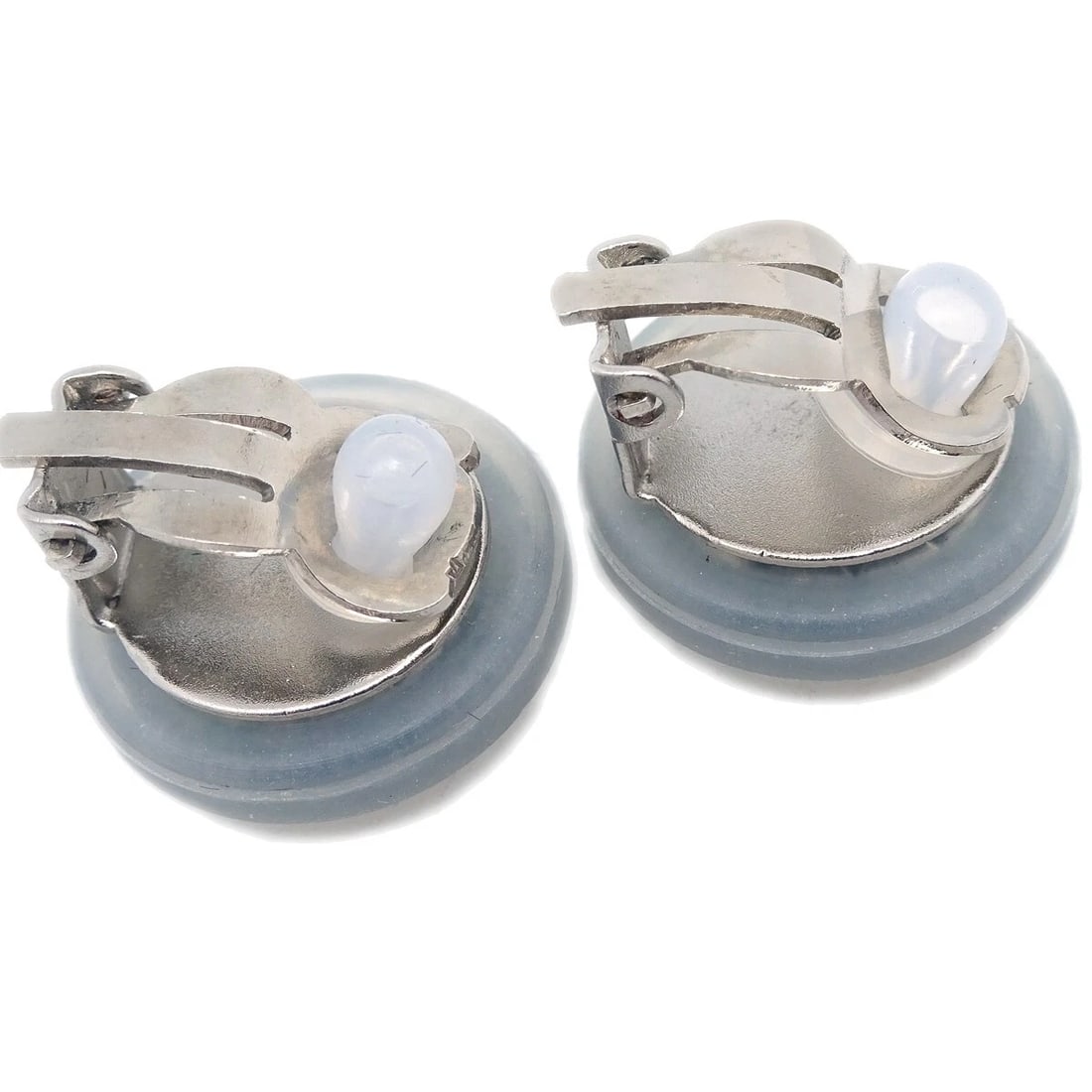 CHANEL BUTTON EARRINGS CLIP-ON GRAY - 3
