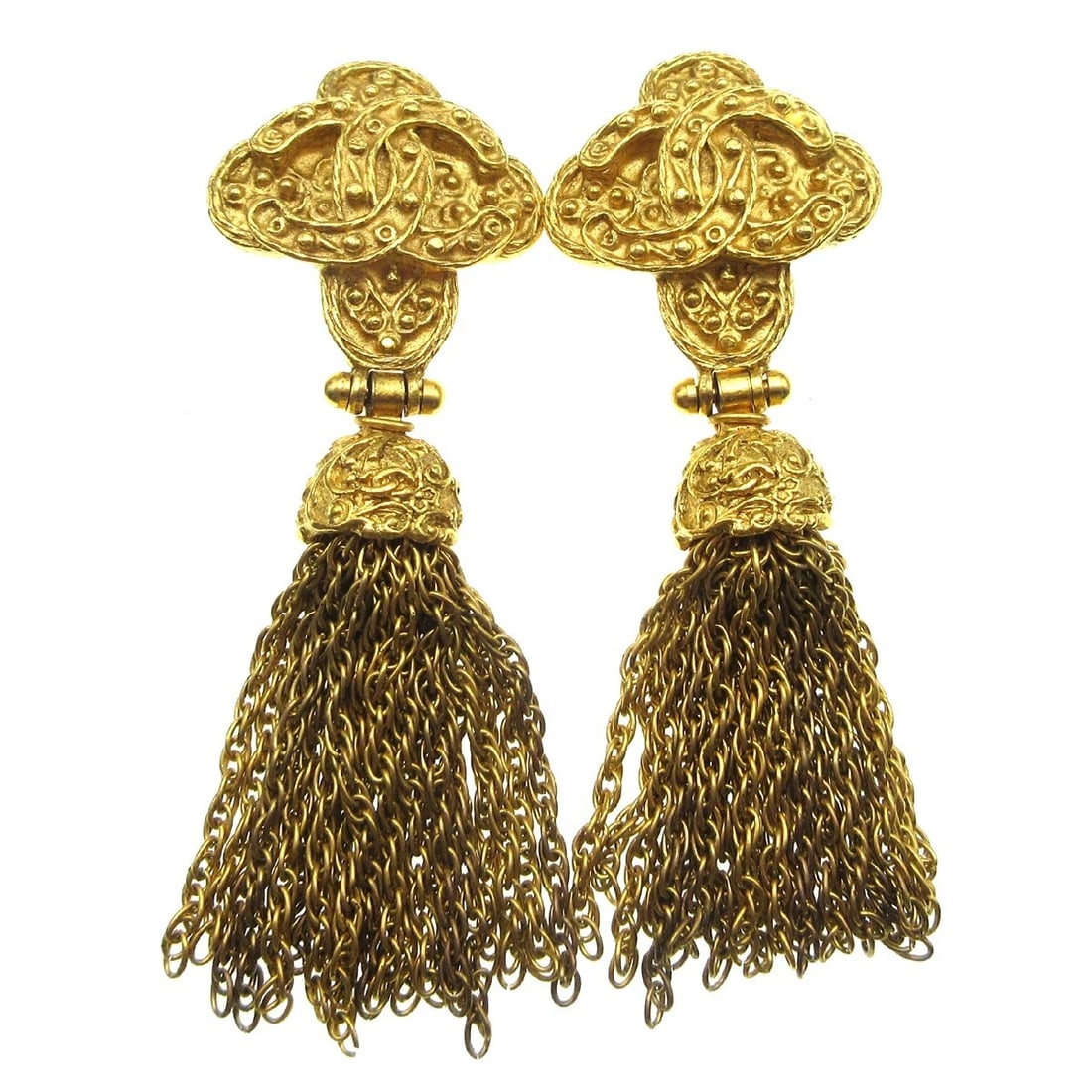 CHANEL FRINGE DANGLE EARRINGS CLIP-ON GOLD: Chanel Fringe Dangle Earrings Clip-On Gold Brand: Chanel Type/Style: Earrings Material: Gold-plated, Color: Gold Size: W 2.8 x H 7.6 cm Accessories: None Accessories Notice: When purchasing