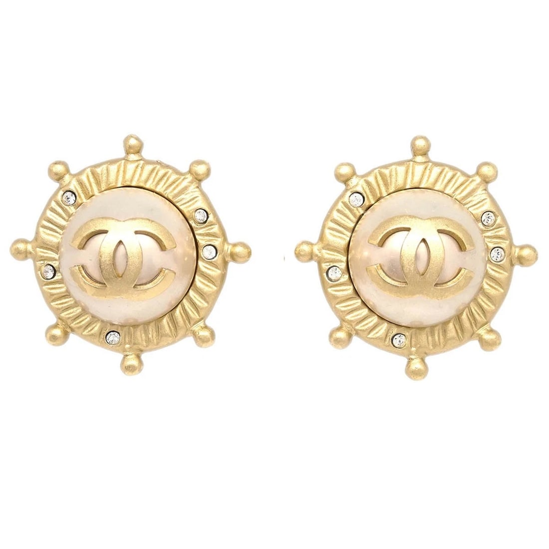 CHANEL GOLD BUTTON EARRINGS CLIP-ON: Chanel Gold Button Earrings Clip-On Brand: CHANEL Type/Style: Earrings Material: Gold plated, Color: Gold, White Size: Diameter: 2.8 cm Accessories: None Accessories Notice: When purchasing