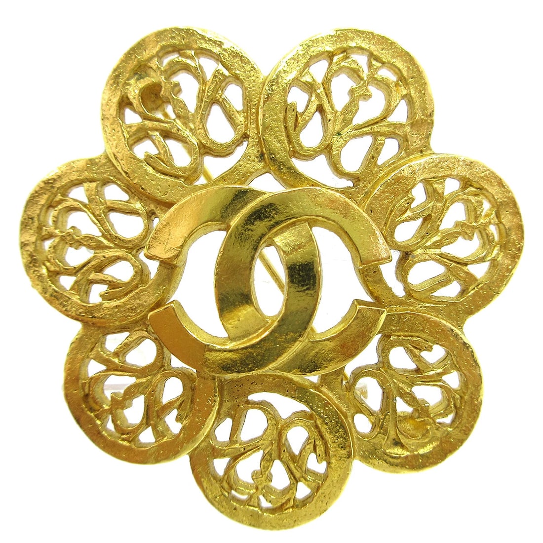 CHANEL FLOWER BROOCH PIN GOLD: Chanel Flower Brooch Pin Gold Brand: Chanel Type/Style: Brooch Material: Gold-tone, Color: Gold Size: W 5.9 x H 5.2 cm Accessories: None Accessories Notice: When purchasing pre-owned goods,