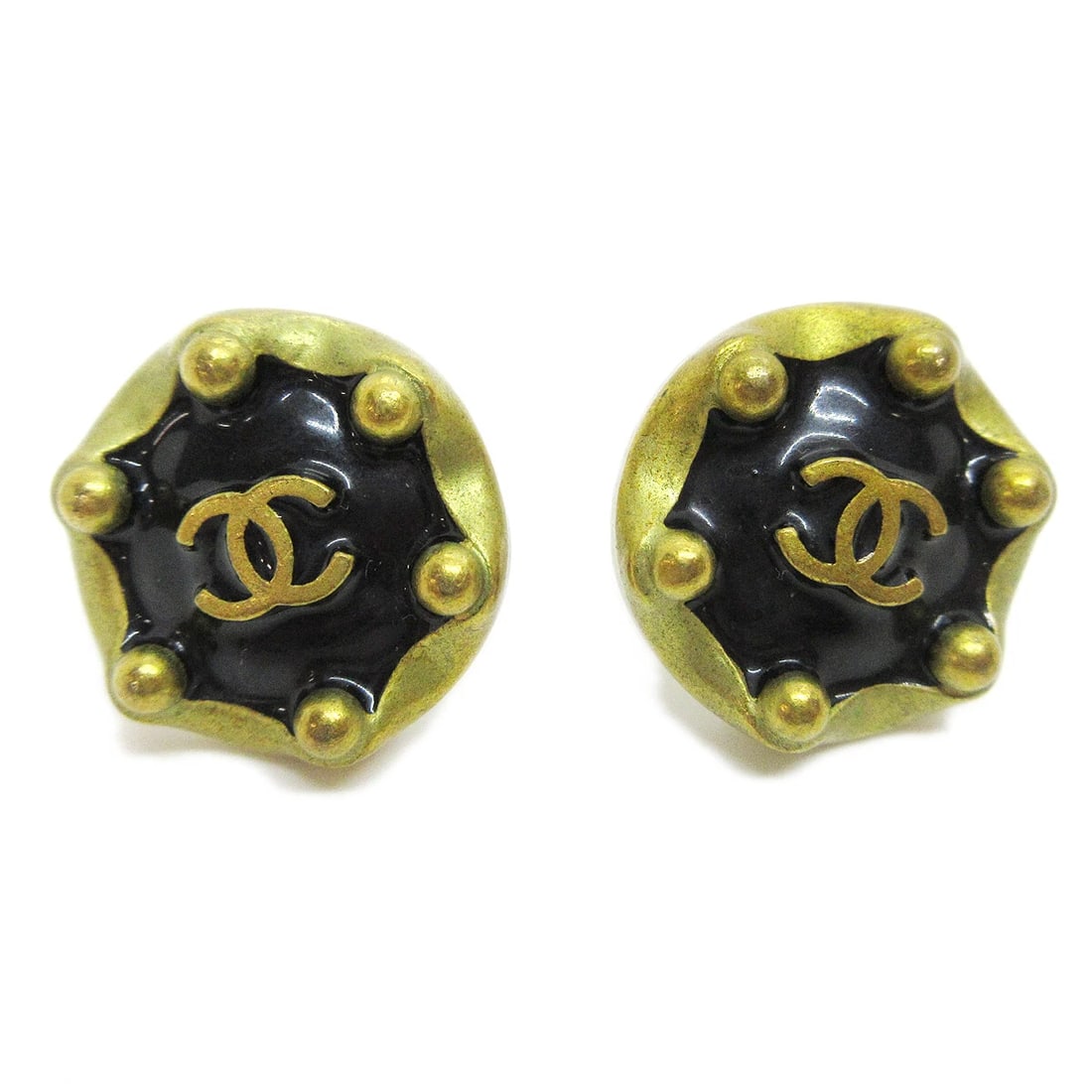 CHANEL BUTTON EARRINGS GOLD BLACK CLIP-ON: Chanel Button Earrings Gold Black Clip-On Brand: Chanel Type/Style: Earrings Material: Gold-tone, Color: Gold, Black Size: Diameter : 2.3 cm Accessories: None Accessories Notice: When