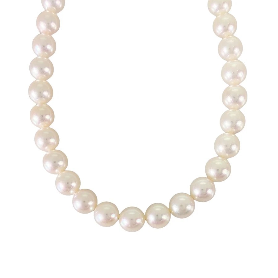 NECKLACE YELLOW GOLD AKOYA PEARL: Necklace Yellow gold Akoya Pearl Brand: Unsigned Jewelry Type/Style: Necklace Material: 18K Yellow Gold, Main Stone/Creation Pearl Color: Gold Size: Pearl (Diameter):6.5mm-7.0mm Necklace full leng