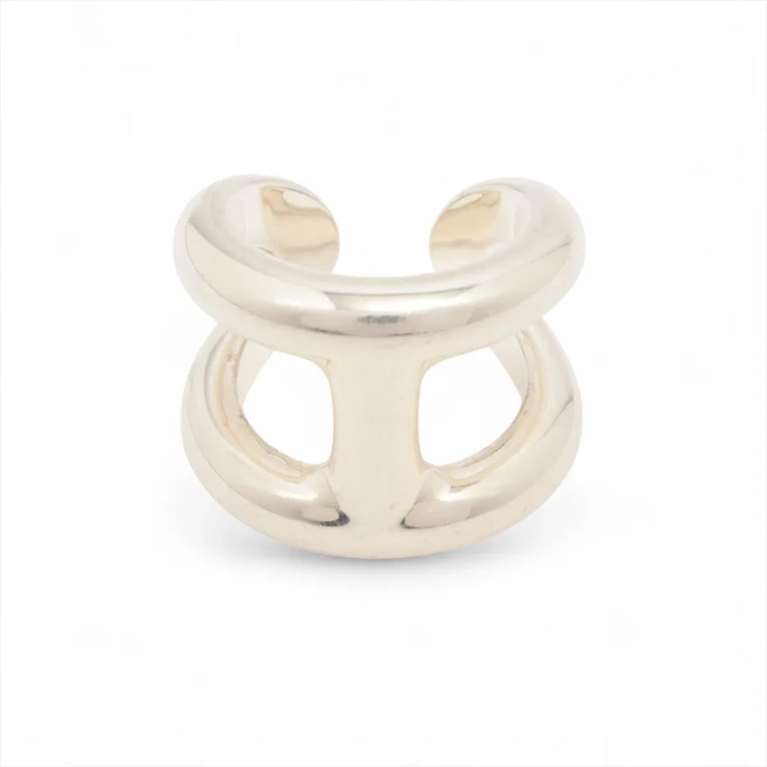 HERMÈS OSMO'S GM RING 925 SILVER: Hermès Osmo's GM Ring 925 Silver Brand: Hermès Type: Ring Material: 925 Color: Silver Size: 4 US Accessories: None Accessories Notice: When purchasing pre-owned goods, please refer to the