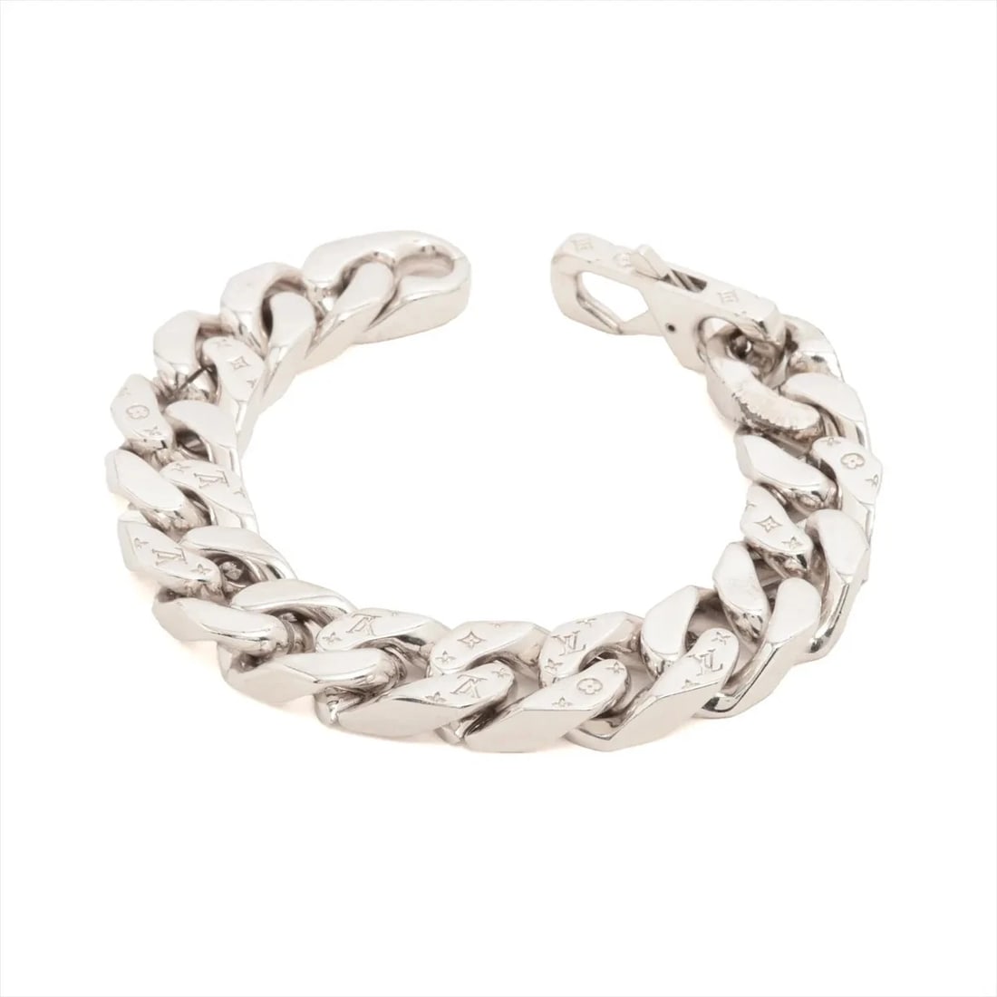 LOUIS VUITTON BRASS LV CHAIN LINKS BRACELET M METAL SILVER: Louis Vuitton Brass LV Chain Links Bracelet M metal Silver Brand: Louis Vuitton Type: Bracelet Material: metal Color: Silver Size: Bracelet length:17 Accessories: None Accessories Notice: