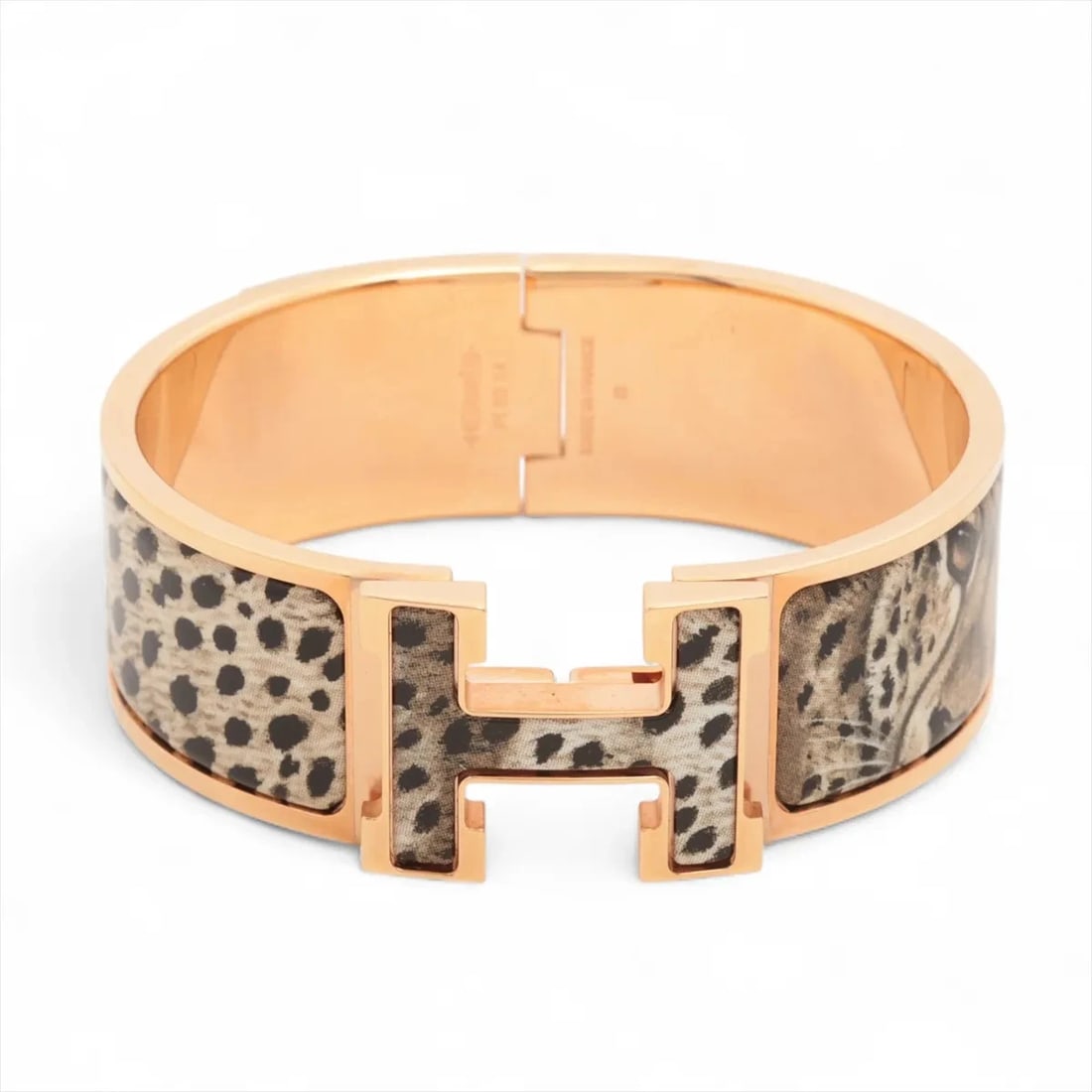 HERMÈS CLICK CLICK H LARGE BANGLE GP BEIGE ASINONICS JUBATUS: Hermès click click h large Bangle GP Beige Asinonics Jubatus Brand: Hermès Type: Bracelet Material: GP Color: Beige Size: Bracelet length:15.5 Accessories: None Accessories Notice: When