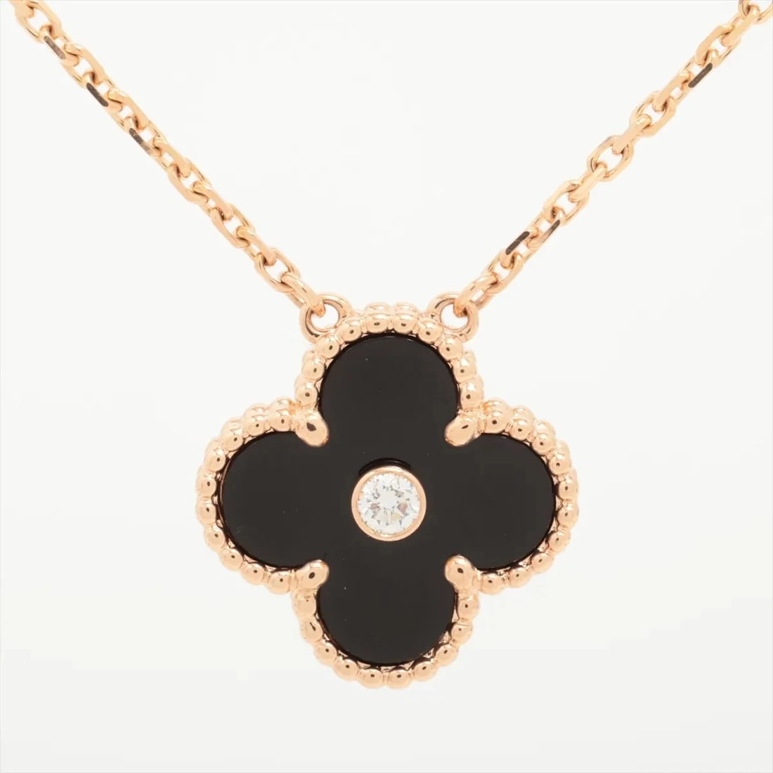 VAN CLEEF & ARPELS VINTAGE ALHAMBRA ONYX DIAMOND NECKLACE 750(PG): Van Cleef & Arpels Vintage Alhambra Onyx diamond Necklace 750(PG) Brand: Van Cleef & Arpels Type: Necklace Material: 750(PG) Color: Pink Gold Size: Chain length:42.1 Accessories: None Acce