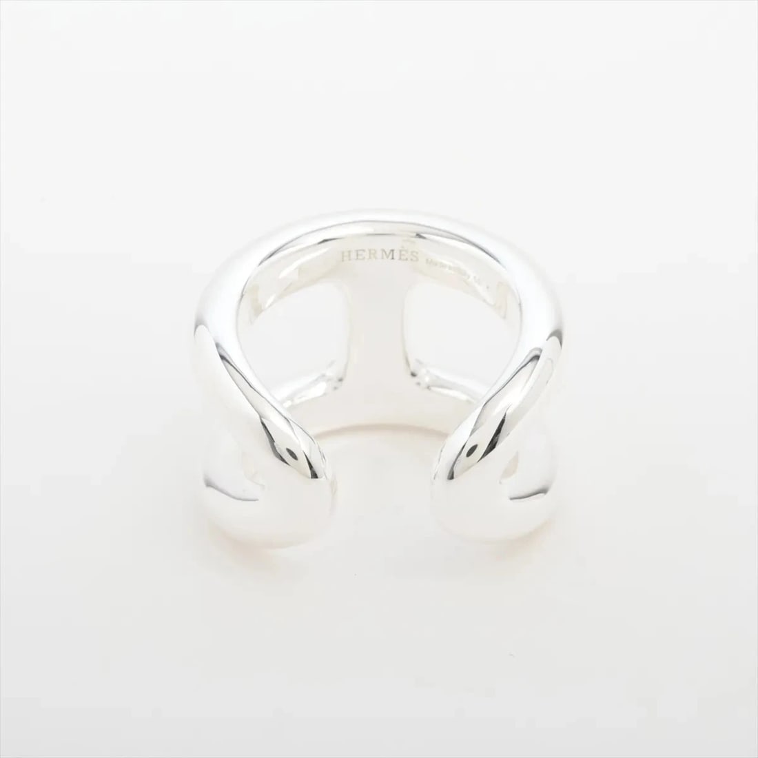 HERMÈS OSMO'S GM RING 925 SILVER: Hermès Osmo's GM Ring 925 Silver Brand: Hermès Type: Ring Material: 925 Color: Silver Size: 7.25 US Accessories: None Accessories Notice: When purchasing pre-owned goods, please refer to