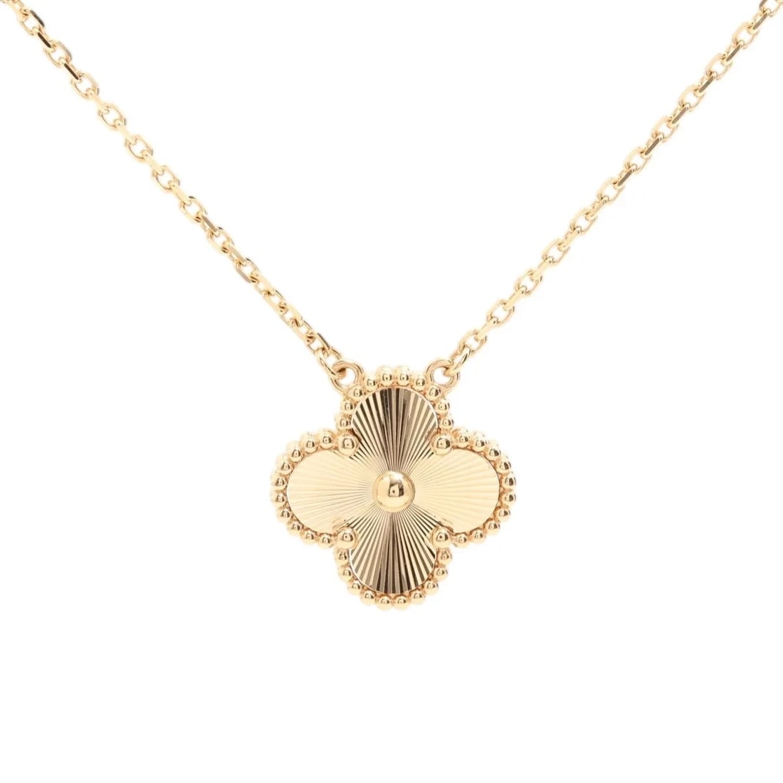 VAN CLEEF & ARPELS VINTAGE ALHAMBRA NECKLACE 750(YG): Van Cleef & Arpels Vintage Alhambra Necklace 750(YG) Brand: Van Cleef & Arpels Type: Necklace Material: 750(YG) Color: Yellow Gold Size: Chain length:42.2 Accessories: None Accessories