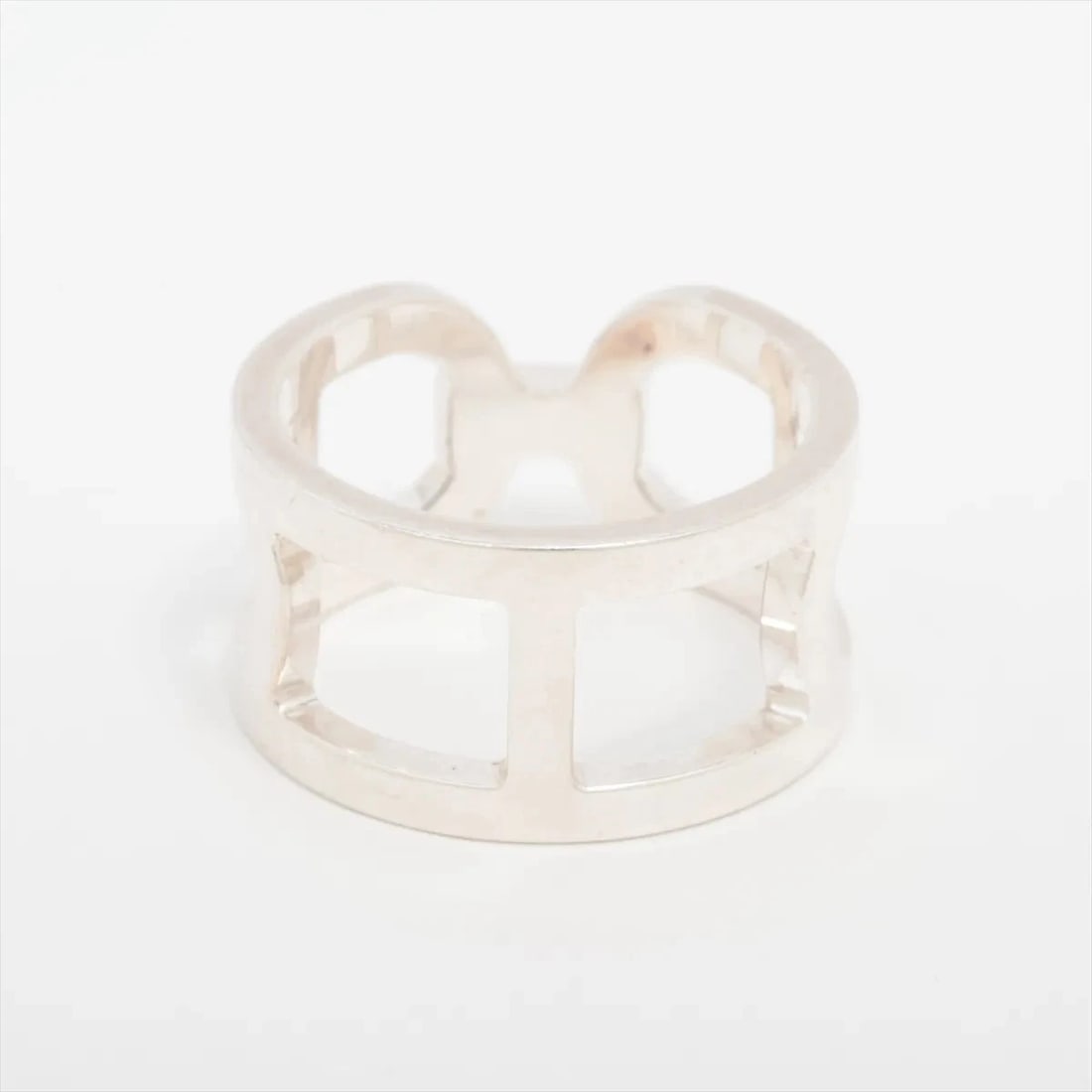 HERMÈS EVER CHAINE D'ANCRE RING: Hermès Ever Chaine D'Ancre Ring Brand: Hermès Type: Ring Material: 925 Silver Color: Silver Size: 6.75-7US Accessories: None Accessories Notice: When purchasing pre-owned goods, please ref