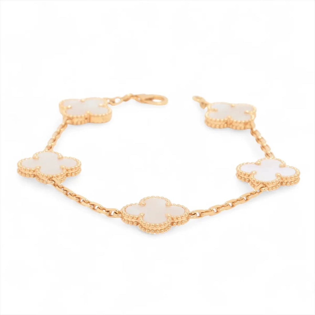 VAN CLEEF & ARPELS VINTAGE ALHAMBRA 5P BRACELET 750(YG): Van Cleef & Arpels Vintage Alhambra 5P Bracelet 750(YG) Brand: Van Cleef & Arpels Type: Bracelet Material: 750(YG) Color: Yellow Gold Size: Bracelet length:19.5 Accessories: None Accessories