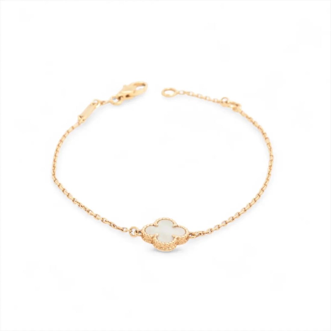 VAN CLEEF & ARPELS SWEET ALHAMBRA BRACELET 750(YG): Van Cleef & Arpels Sweet Alhambra Bracelet 750(YG) Brand: Van Cleef & Arpels Type: Bracelet Material: 750(YG) Color: Yellow Gold Size: Bracelet length:16.1 Accessories: None Accessories