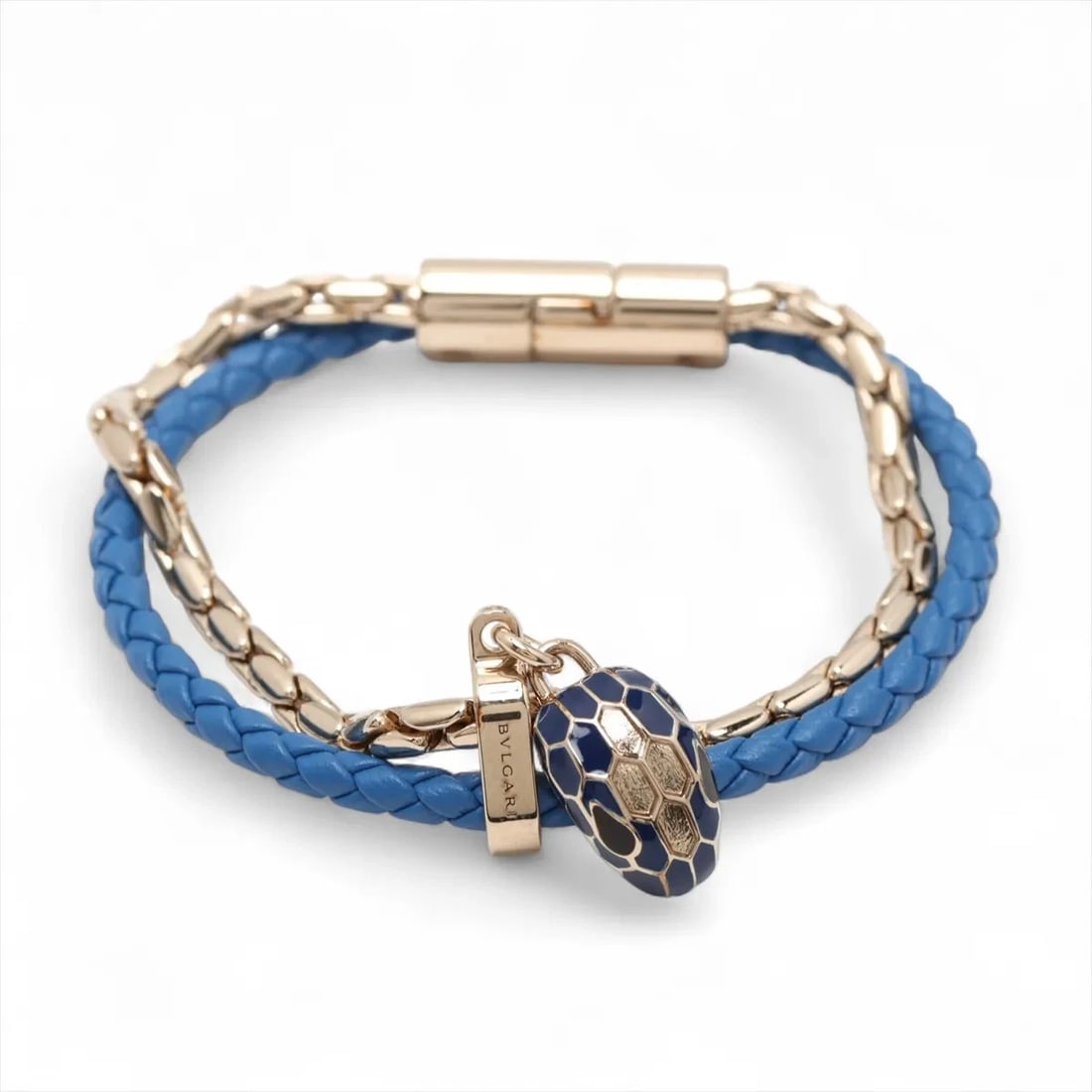 BVLGARI SERPENTI BRACELET GP & LEATHER SILVER X BLUE: Bvlgari Serpenti Bracelet GP & Leather Silver x blue Brand: Bvlgari Type: Bracelet Material: GP & Leather Color: Silver x blue Size: Bracelet length:15 Accessories: None Accessories Notice