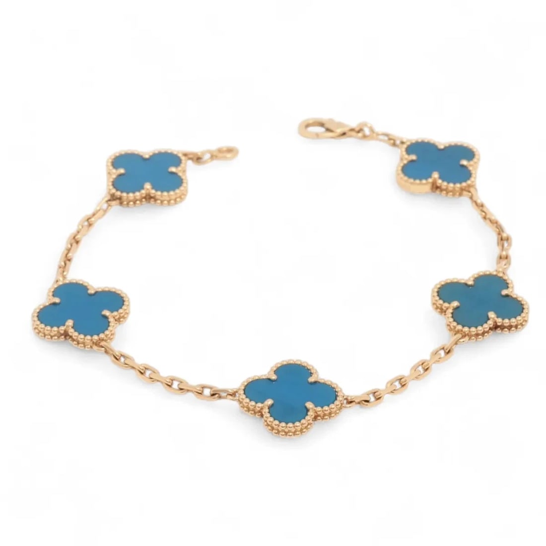 VAN CLEEF & ARPELS VINTAGE ALHAMBRA 5P BLUE AGATE BRACELET 750(YG): Van Cleef & Arpels Vintage Alhambra 5P Blue Agate Bracelet 750(YG) Brand: Van Cleef & Arpels Type: Bracelet Material: 750(YG) Color: Yellow Gold Size: Bracelet length:19.7 Accessories: None