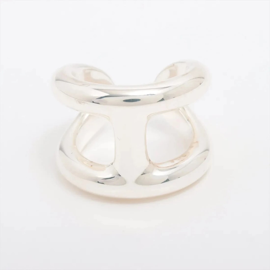 HERMÈS OSMO'S GM RING 925 SILVER: Hermès Osmo's GM Ring 925 Silver Brand: Hermès Type: Ring Material: 925 Color: Silver Size: 5.25 US Accessories: None Accessories Notice: When purchasing pre-owned goods, please refer to