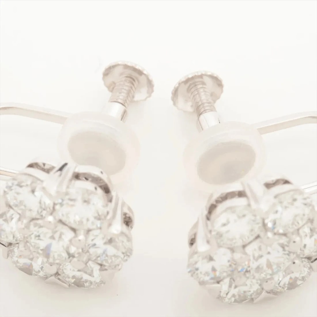 VAN CLEEF & ARPELS DIAMOND EARINGS 750(WG)×K18WG (1 of 2)