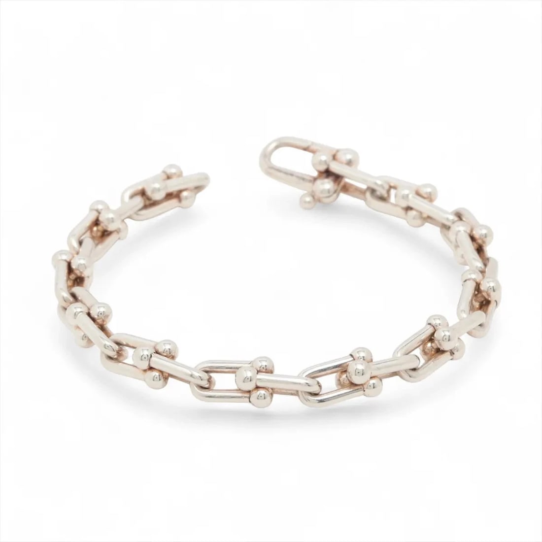 TIFFANY HARDWARE SMALL LINK BRACELET 925 SILVER: Tiffany Hardware Small link Bracelet 925 Silver Brand: Tiffany Type: Bracelet Material: 925 Silver Color: Silver Size: Bracelet length:15 Accessories: None Accessories Notice: When purchas