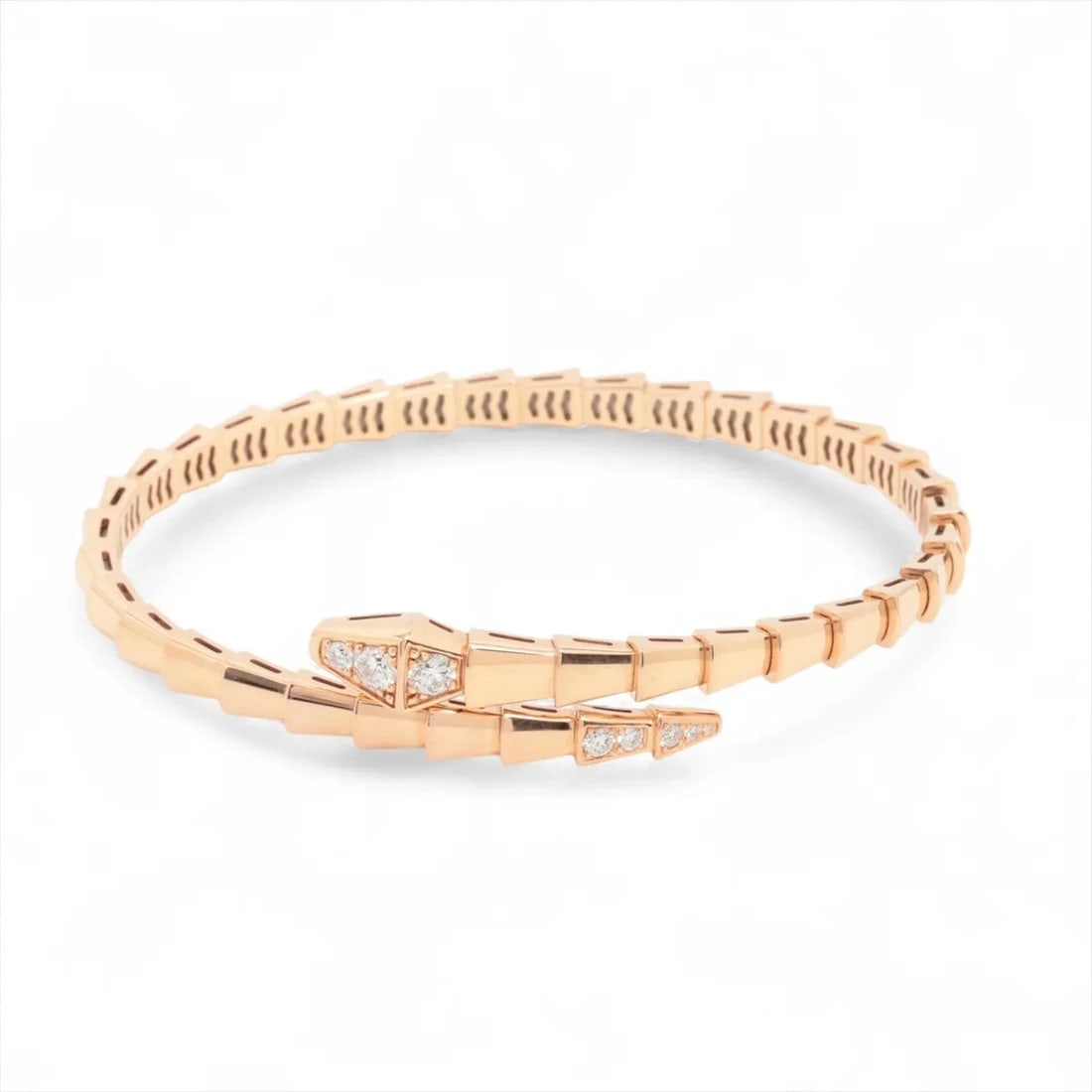 BVLGARI SERPENTI VIPER DIAMOND BRACELET 750(PG): Bvlgari Serpenti Viper diamond Bracelet 750(PG) Brand: Bvlgari Type: Bracelet Material: 750(PG) Color: Pink gold Size: Bracelet length:17.3 Accessories: None Accessories Notice: When purch