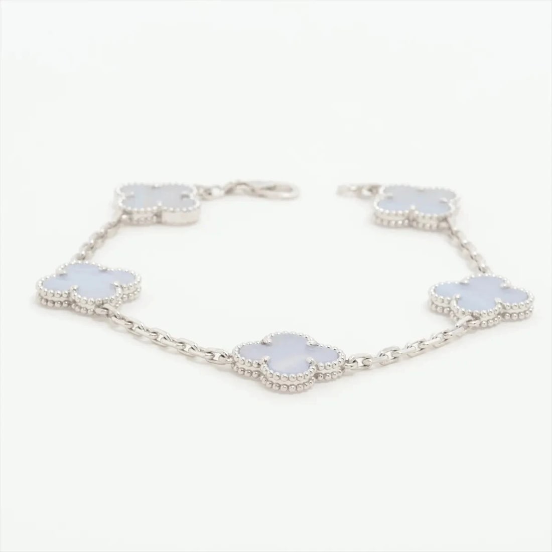 VAN CLEEF & ARPELS VINTAGE ALHAMBRA BRACELET 750(WG): Van Cleef & Arpels Vintage Alhambra Bracelet 750(WG) Brand: Van Cleef & Arpels Type: Bracelet Material: 750(WG) Color: White Gold Size: Bracelet length:19.5 Accessories: None Accessories
