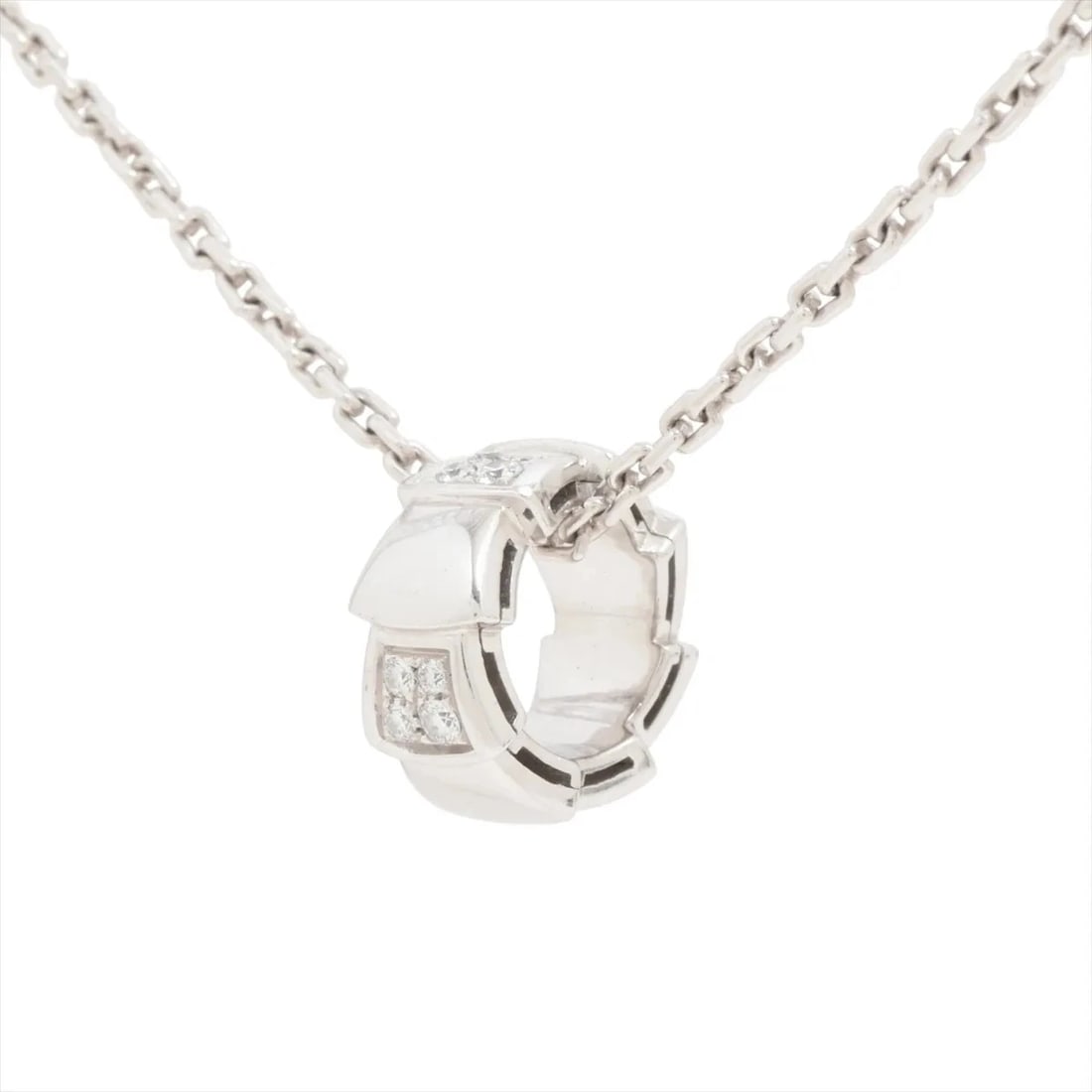 BVLGARI SERPENTI VIPER DIAMOND NECKLACE 750(WG): Bvlgari Serpenti Viper diamond Necklace 750(WG) Brand: Bvlgari Type/Style: Necklace Material: 750(WG), Main Stone/Creation Natural Color: Not Specified Size: Size(CM) Chain length:44.2 