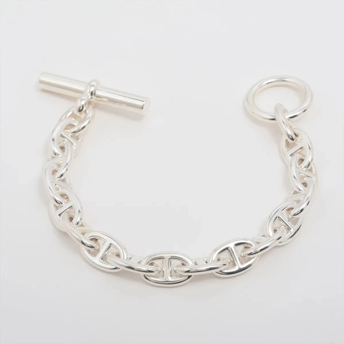 HERMES CHAINE D'ANCRE PM BRACELET: Hermes Chaine d'Ancre PM Bracelet Brand: Hermes Type/Style: Bracelet Material: 925, Color: Silver Size: Bracelet length:13 Accessories: None Accessories Notice: When purchasing pre-owned