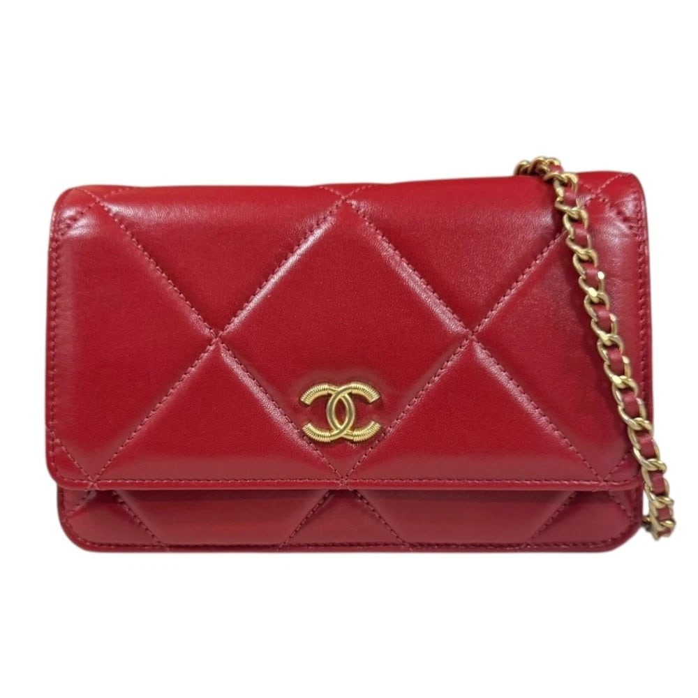 CHANEL SHOULDER BAG CROSS BODY LEATHER CHAIN WALLET MATRASSE: CHANEL Shoulder Bag Cross Body leather Chain wallet Matrasse Brand: CHANEL Type: Shoulder Bag Material/Exterior Material: leather Color/Exterior Color: Red Size: W7.5 x H4.7 x D1.2inch