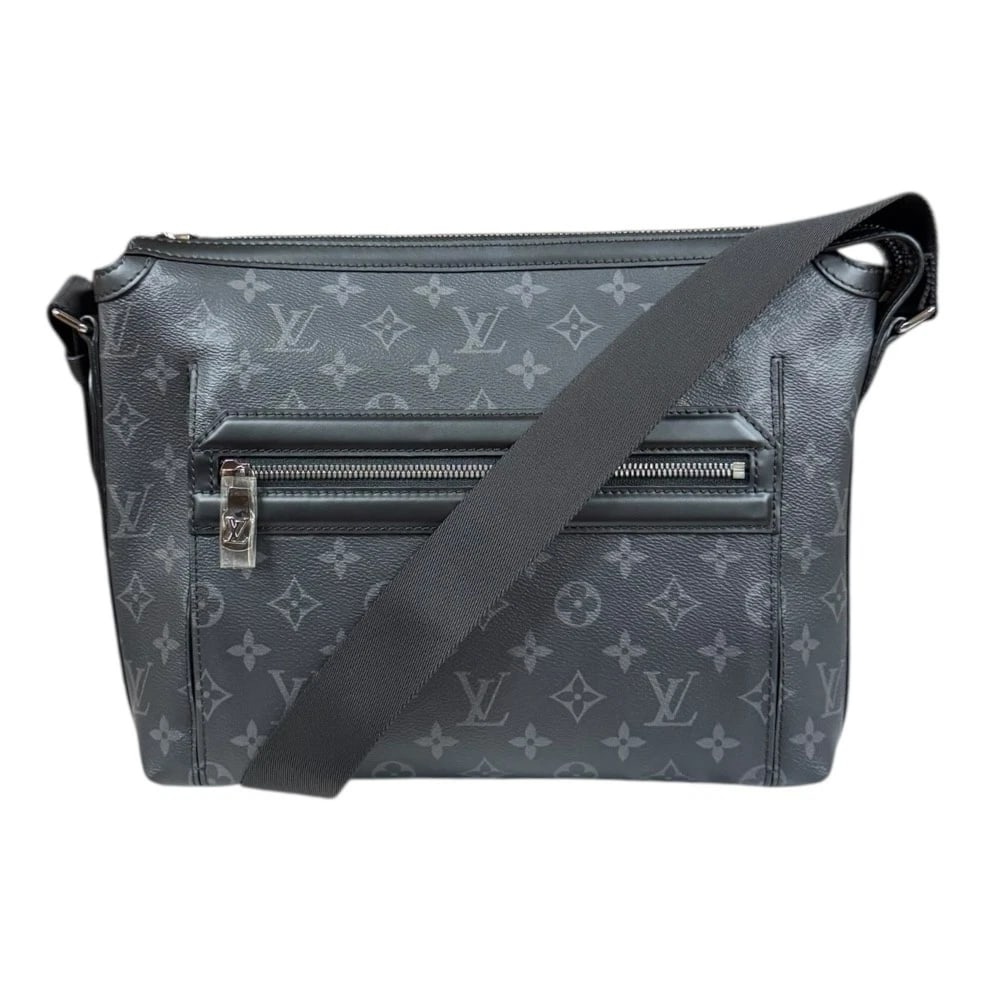 LOUIS VUITTON SHOULDER BAG MONOGRAM: LOUIS VUITTON Shoulder Bag Monogram Brand: LOUIS VUITTON Type: Shoulder Bag Material/Exterior Material: Monogram Eclipse Color/Exterior Color: black / gray Size: W11.4 x H10.2 x D3.9inch Shoulder:
