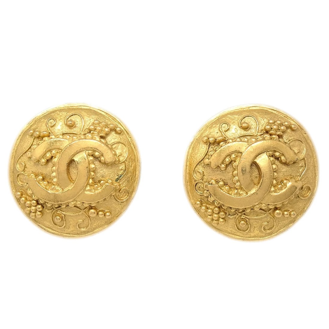 CHANEL BUTTON EARRINGS CLIP-ON GOLD: Chanel Button Earrings Clip-On Gold Brand: CHANEL Type/Style: Earrings Material: Gold-plated, Color: Gold Size: Diameter : 2.2 cm Accessories: None Accessories Notice: When purchasing pre-