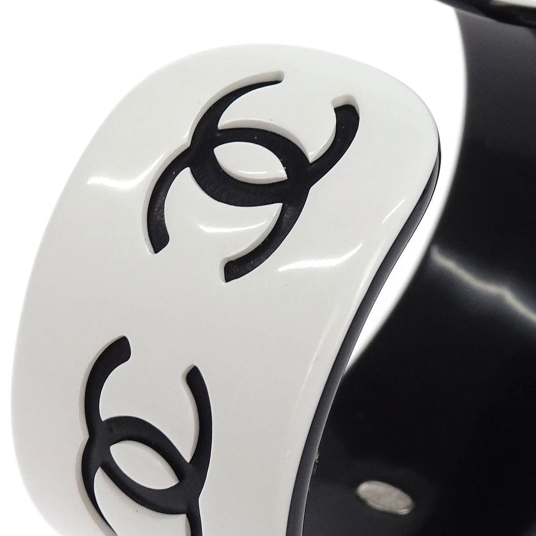 CHANEL BANGLE WHITE ACRYLIC - 3
