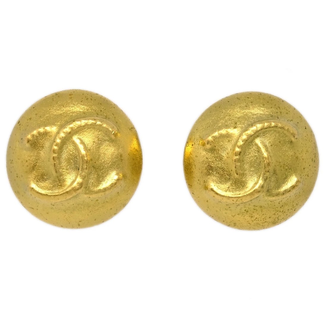 CHANEL BUTTON EARRINGS CLIP-ON GOLD: Chanel Button Earrings Clip-On Gold Brand: CHANEL Type/Style: Earrings Material: Gold-plated, Color: Gold Size: Diameter : 2.0 cm Accessories: None Accessories Notice: When purchasing pre-