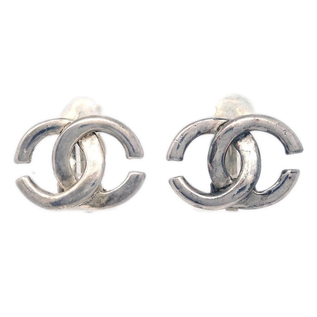 CHANEL CC EARRINGS CLIP-ON SILVER: Chanel CC Earrings Clip-On Silver Brand: CHANEL Type/Style: Earrings Material: Silver Plated, Color: Silver Size: W 2.0 x H 1.4 cm Accessories: None Accessories Notice: When purchasing pre