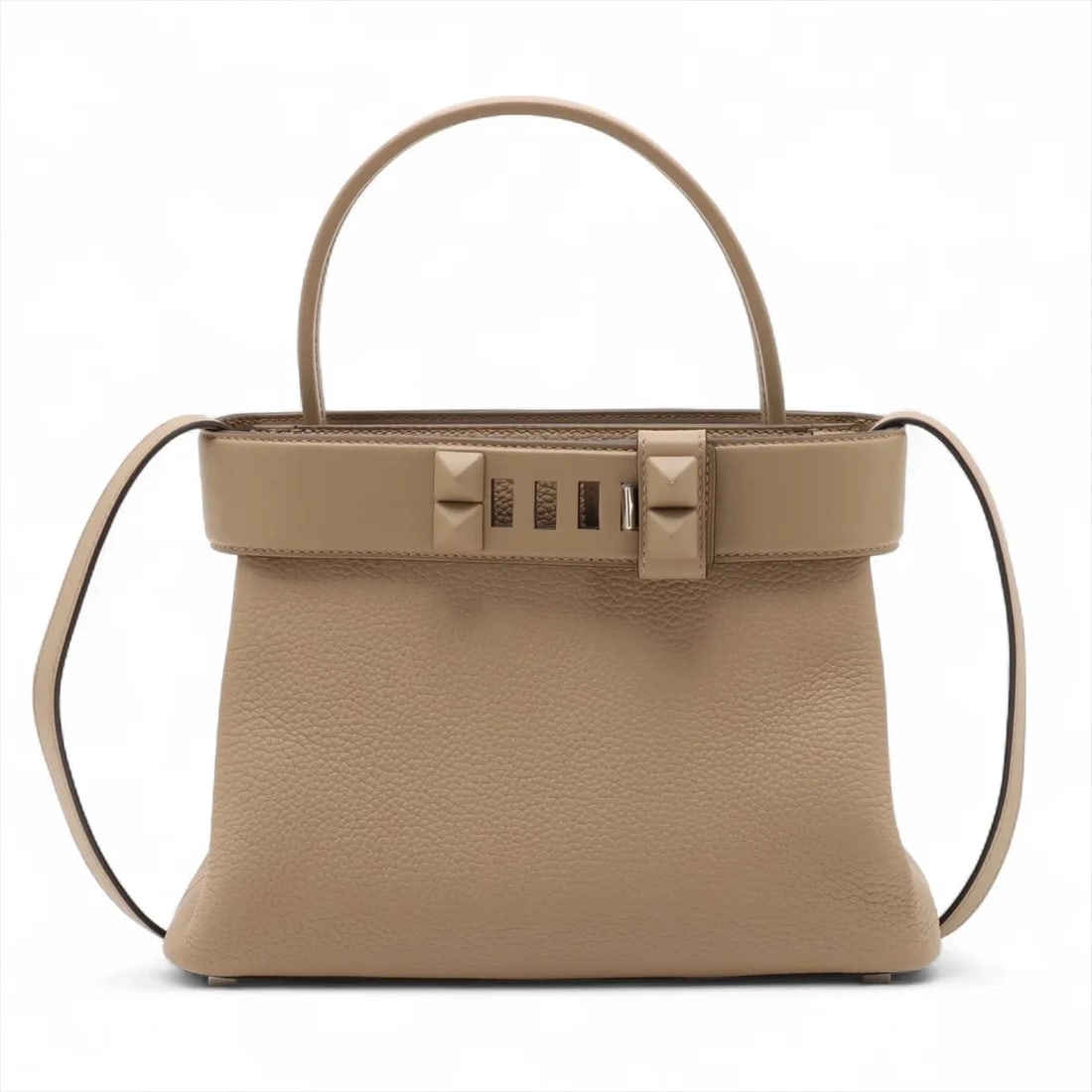 Hermes MEDOR BEIGE MALFA SILVER: Hermes Medor beige malfa Silver Brand: Hermes Type: Hand bag Material: Togo Color: beige malfa Size: Height:7.5inch Length:10.2inch Depth:3.9inch Handle height:4.5inch Shoulder height:15.9inch Ac
