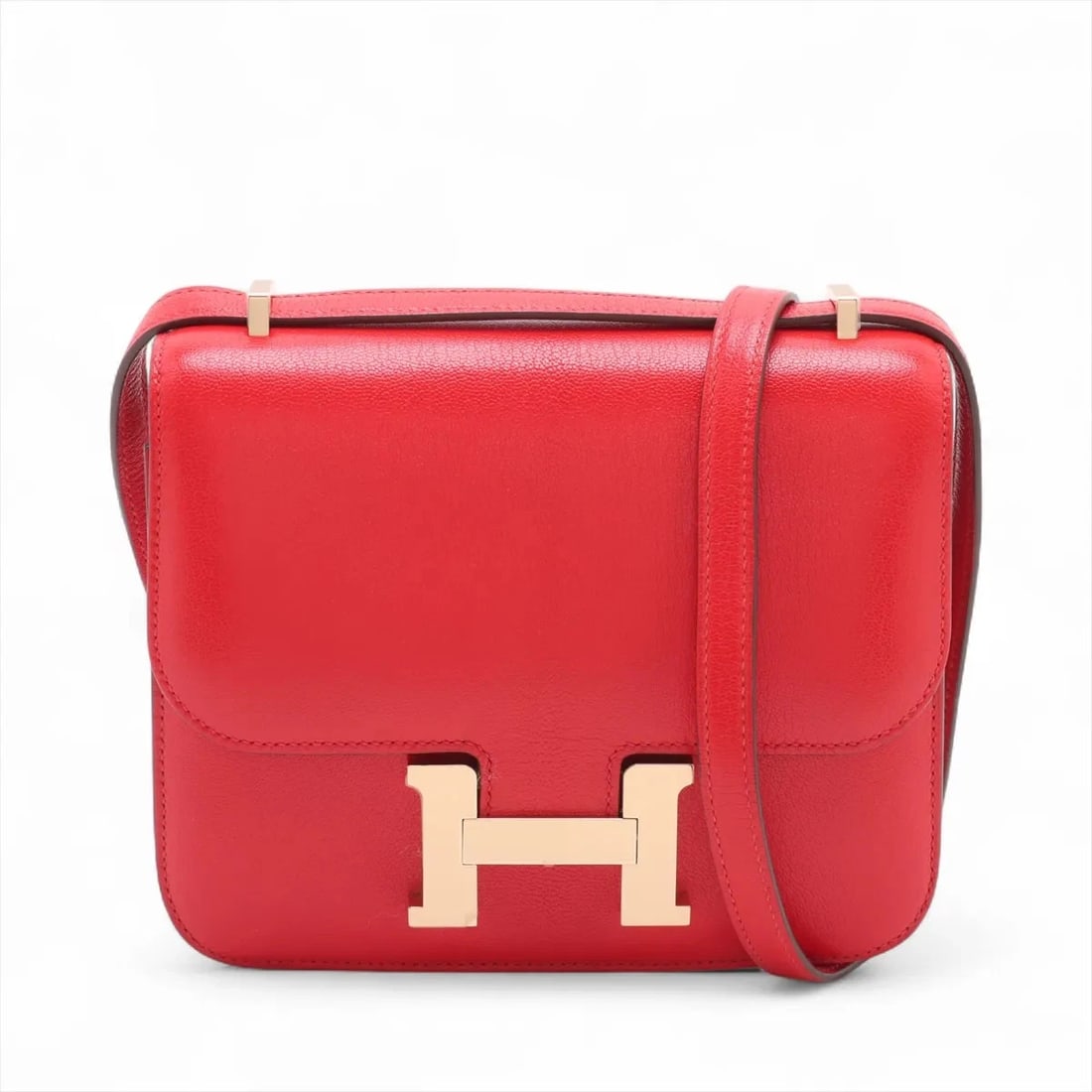 Hermes CONSTANCE 3 MINI 18 MIROIR CHÈVRE: Hermes Constance 3 Mini 18 Miroir Chèvre Brand: Hermes Type: Shoulder bag Material: Chèvre Shamukira Color: Rouge de Coeur Size: Height:5.9inch Length:7.3inch Depth:1.8inch Shoulder height:19.7i
