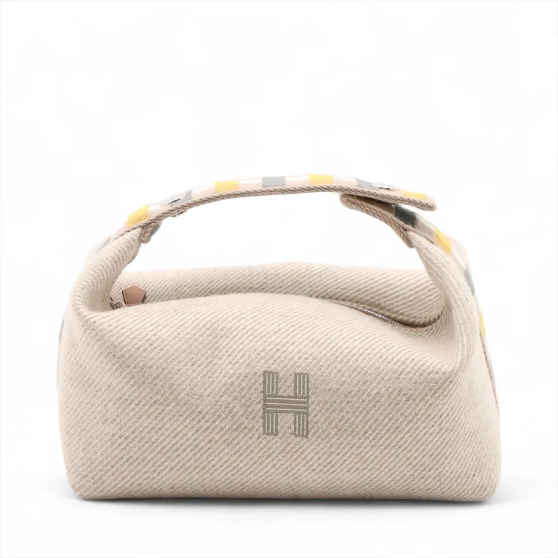 Hermes BRID A BLACK PM WOOL BEIGE SILVER: Hermes Brid A Black PM Wool Beige Silver Brand: Hermes Type: Hand bag Material: Wool Color: Beige Size: Height:5.3inch Length:8.1inch Depth:4.5inch Handle height:2.2inch Accessories: None