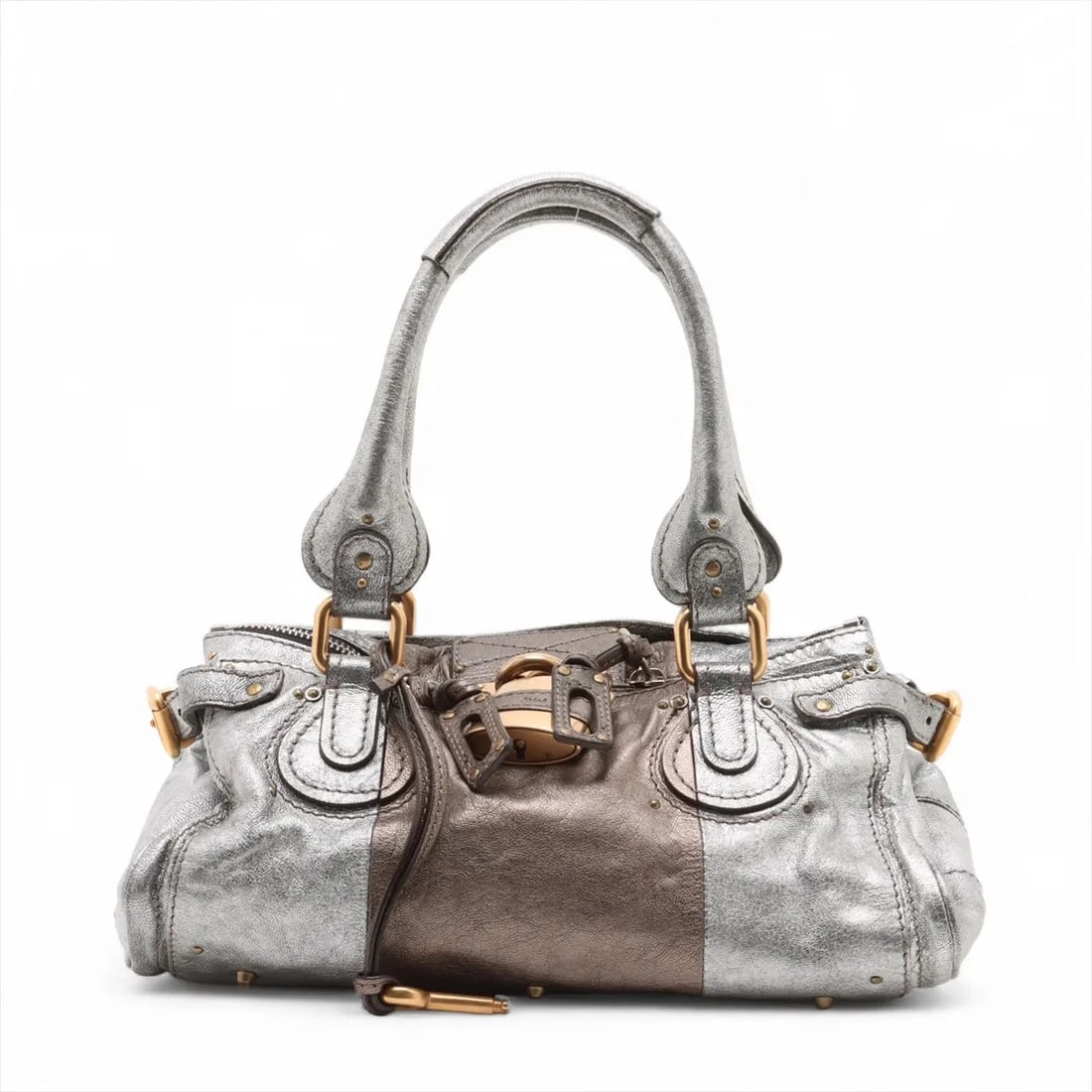 CHLOE PADDINGTON LEATHER HAND BAG SILVER: Chloe Paddington Leather Hand bag Silver Brand: Chloe Type: Hand bag Material: Leather Color: Silver Size: Height:5.9inch Length:13.8inch Depth:7.9inch Handle height:7.7inch Accessories: None