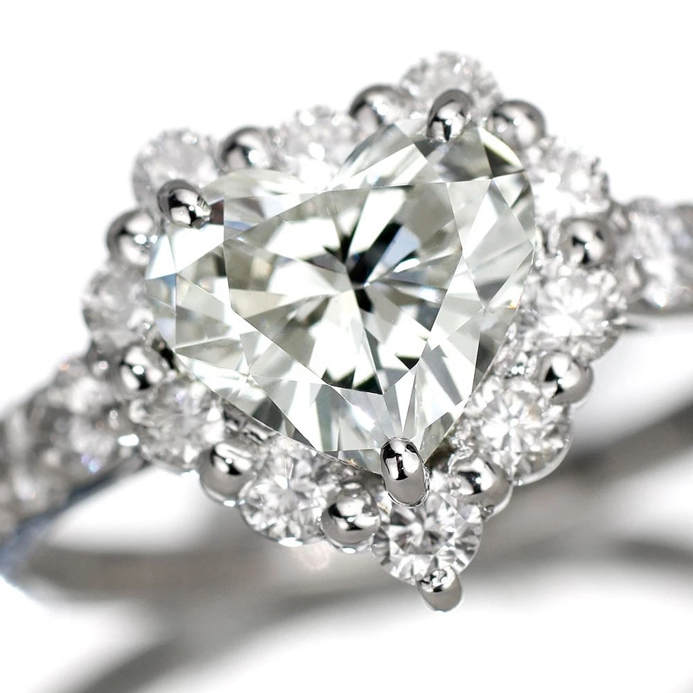 BRAND NEW PT950 HEART SHAPE DIAMOND DIAMOND RING: Brand New Pt950 Heart Shape Diamond Diamond Ring Brand: None Type/Style: Ring Material: Metal Purity None, Metal Pt950, Main Stone/Creation Natural Color: None Size: 5.25 US Accessories: None