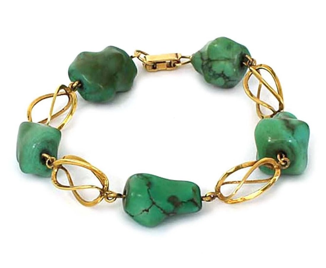 TURQUOISE NUGGET LINK BRACELET VINTAGE ESTATE: Turquoise Nugget Link Bracelet Vintage Estate Brand: Unbranded Type: Bracelet Material: 18k yellow gold Main Stone/Creation/Gemstone Gemstone: Natural turquoise nuggets Color: None Size: Measureme