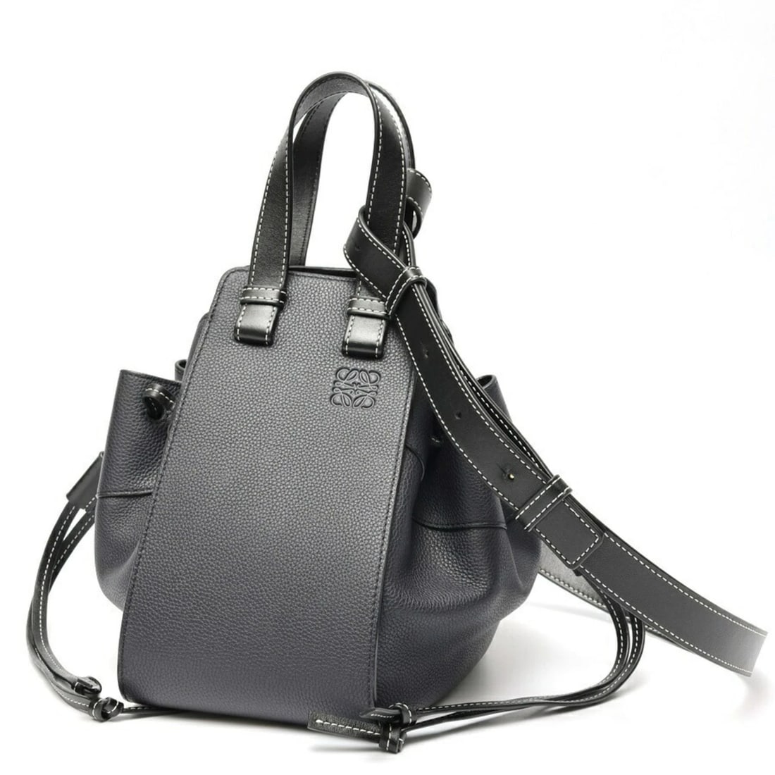 LOEWE HAMMOCK DRAWSTRING BAG: LOEWE Hammock Drawstring Bag Brand: Loewe Type/Style: Handbag Material: Leather Color: Black Size: Size (HxWxD) 25cm x 14cm x 28cm / 9.84'' x 5.51'' x 11.02'' Accessories: None Accessories