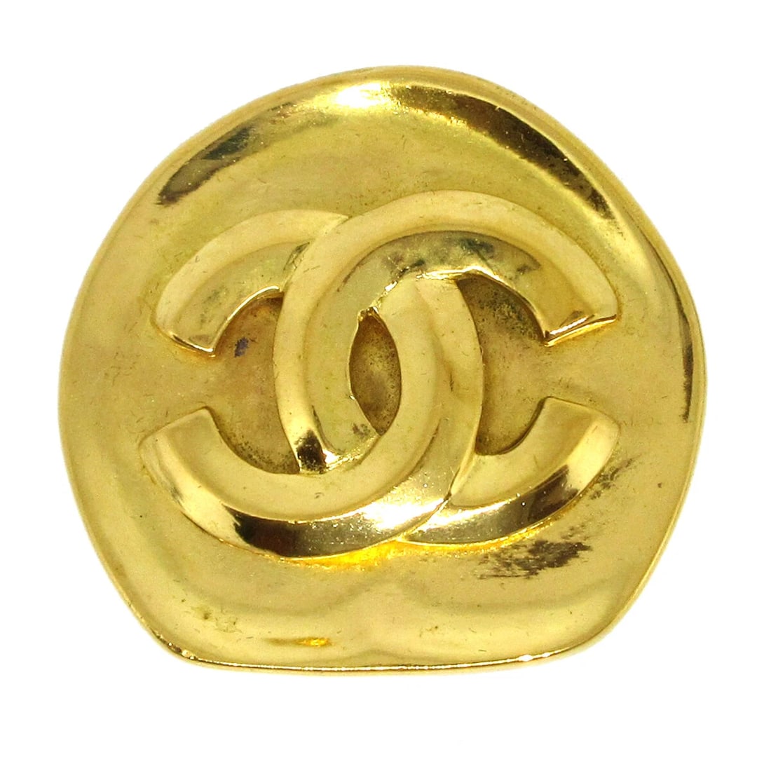 CHANEL BROOCH PIN GOLD: Chanel Brooch Pin Gold Brand: Chanel Type/Style: Brooch Material: Gold-tone, Color: Gold Size: W 4.0 x H 4.0 cm Accessories: None Accessories Notice: When purchasing pre-owned goods, please