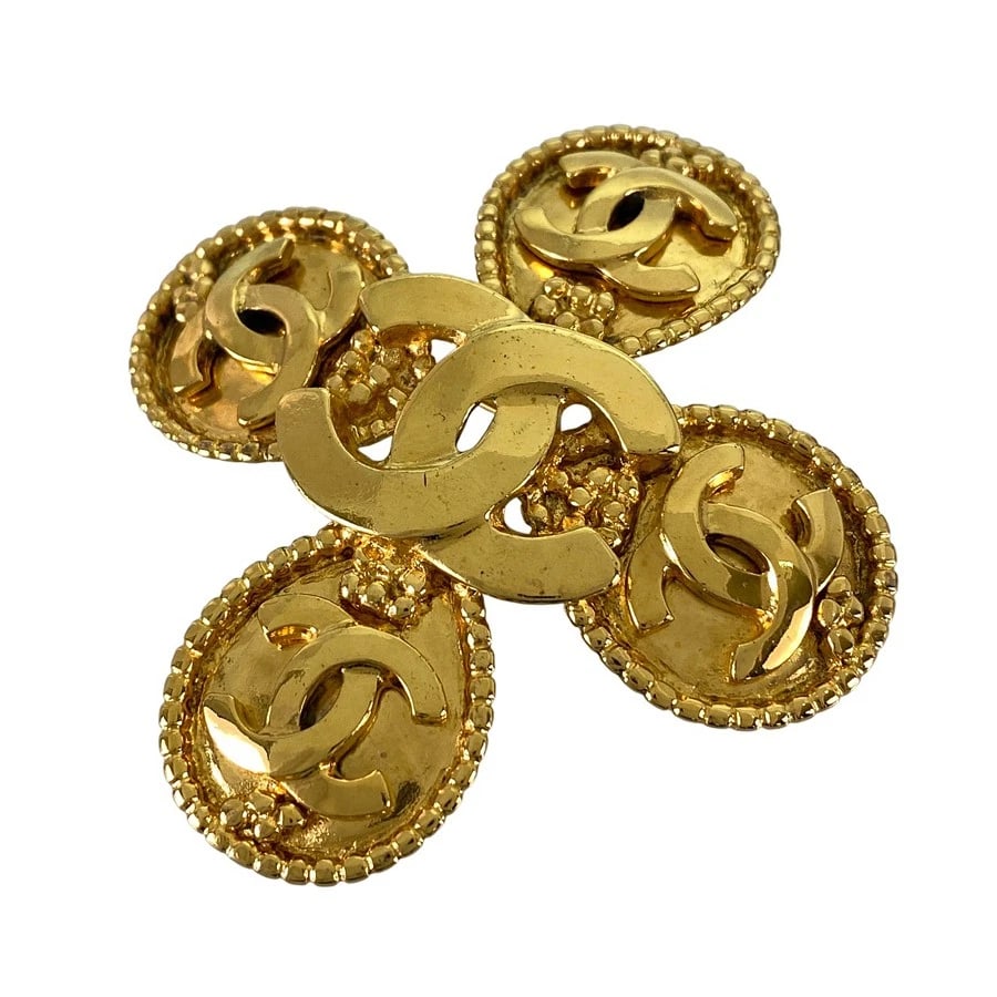 CHANEL GOLD PLATED BROOCH: CHANEL Gold plated Brooch Brand: CHANEL Type/Style: Brooch Material: Gold Plated, Color: Gold Size: Top size:66.3mm×62.1mm Accessories: None Accessories Notice: When purchasing pre-owned