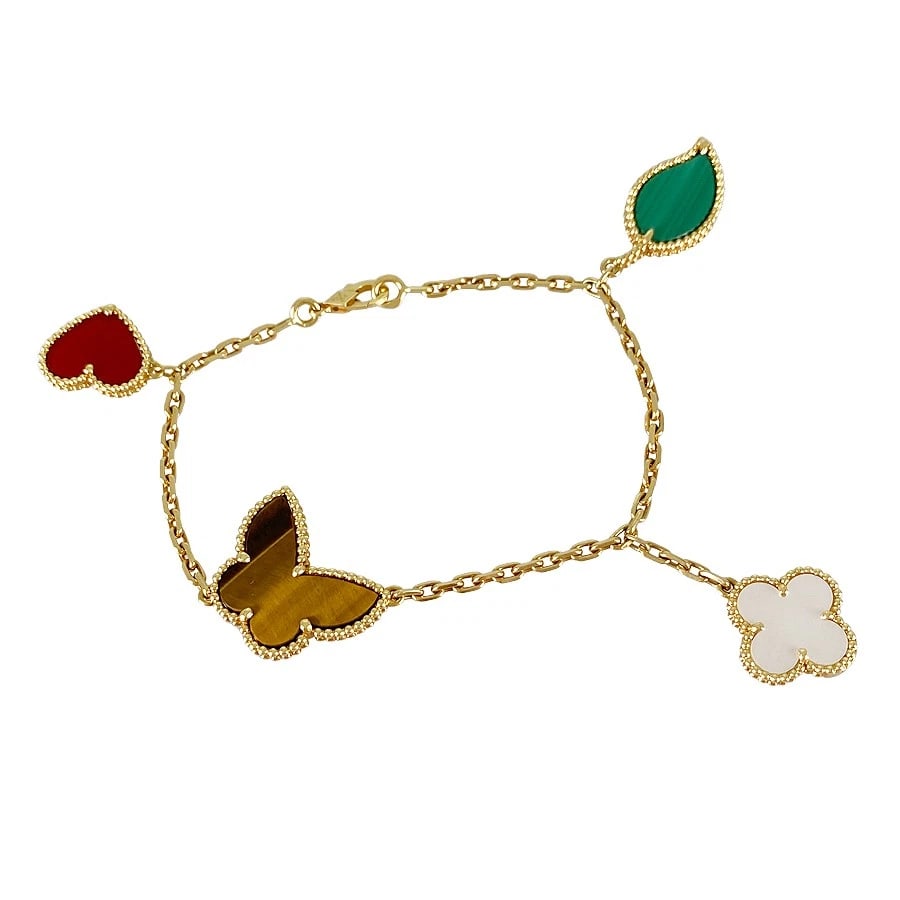 VAN CLEEF & ARPELS LUCKY ALHAMBRA YELLOW GOLD CARNELIAN: Van Cleef & Arpels Lucky Alhambra Yellow gold carnelian Brand: Van Cleef & Arpels Type/Style: Bracelet Material: 18K Yellow Gold, Color: Gold Size: Heart motif:14.0mm×12.7mm Leaf