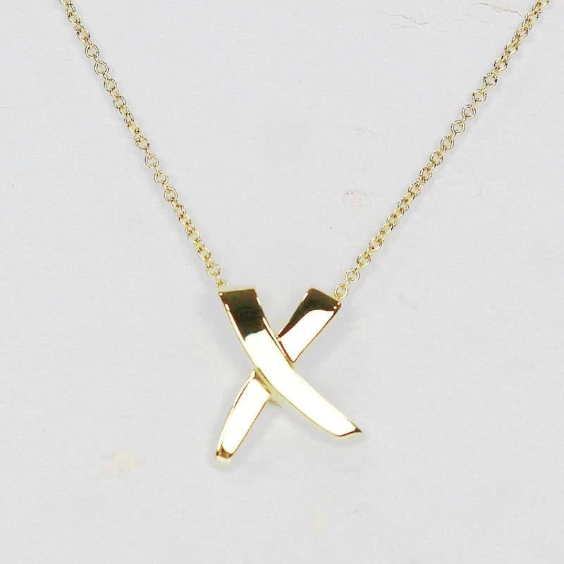 TIFFANY & CO. PICASSO GRAFFITI KISS K18YG NECKLACE: Tiffany & Co. Picasso Graffiti Kiss K18YG Necklace Brand: Tiffany & Co. Type/Style: Necklace Material: Metal Purity K18, Metal Yellow Gold, Color: Yellow Gold Size: Total Length: Approx. 41cmTop: