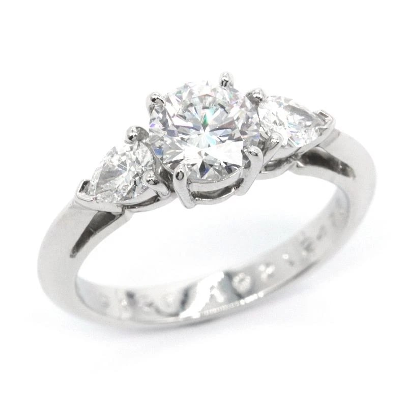 TIFFANY & CO. DIAMOND PT950 5.6G RING: Tiffany & Co. Diamond Pt950 5.6g Ring Brand: Tiffany & Co. Type/Style: Ring Material: Metal Purity Pt950, Metal Platinum, Main Stone/Creation Natural Color: Platinum Size: US 5.5-6 