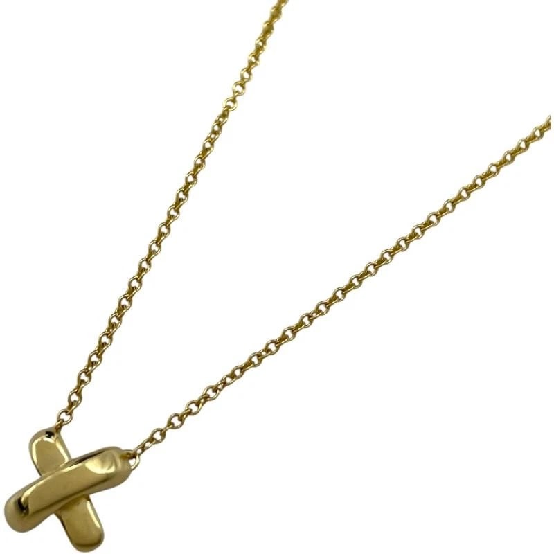 TIFFANY & CO. KISS GOLD 750 NECKLACE: Tiffany & Co. Kiss Gold 750 Necklace Brand: Tiffany & Co. Type/Style: Necklace Material: Metal Purity K18, Metal Gold, Color: Gold Size: Length: Approx. 7.3mmWidth: Approx. 7.3mmChain length: Appr