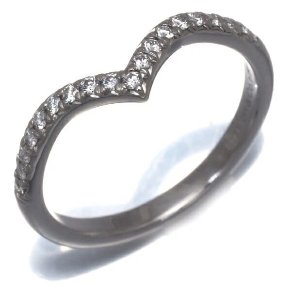 TIFFANY & CO. DIAMOND SOLESTE V PT950 RING: Tiffany & Co. Diamond Soleste V Pt950 Ring Brand: Tiffany & Co. Type/Style: Ring Material: Metal Purity Pt950, Metal Platinum, Main Stone/Creation Natural Color: Platinum Size: US 6 Accessories: