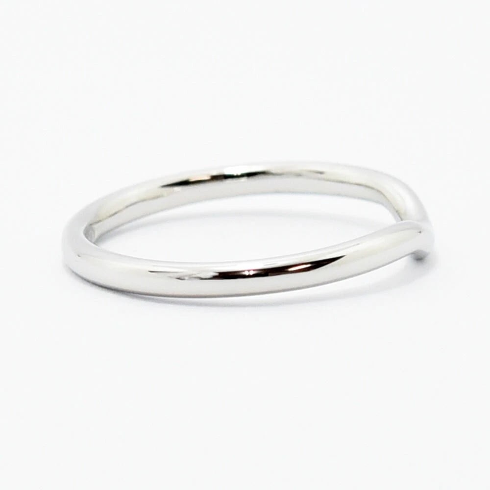 TIFFANY & CO. PERETTI CURVED BAND PT950 RING: Tiffany & Co. Peretti Curved Band PT950 Ring Brand: Tiffany & Co. Type/Style: Ring Material: Metal Purity Pt950, Metal Platinum, Color: Platinum Size: US 8.5-9 Accessories: None Accessorie
