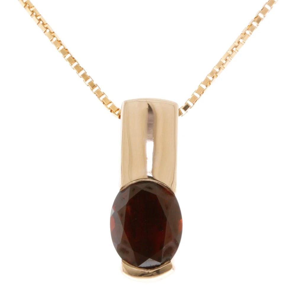 NECKLACE K18 PINK GOLD GARNET: Necklace K18 Pink Gold garnet Brand: Unbranded Type/Style: Necklace Material: K18 Pink Gold, Main Stone/Creation garnet Color: pink Size: Size(CM) Total Length:45cm Chain width:0.7mm